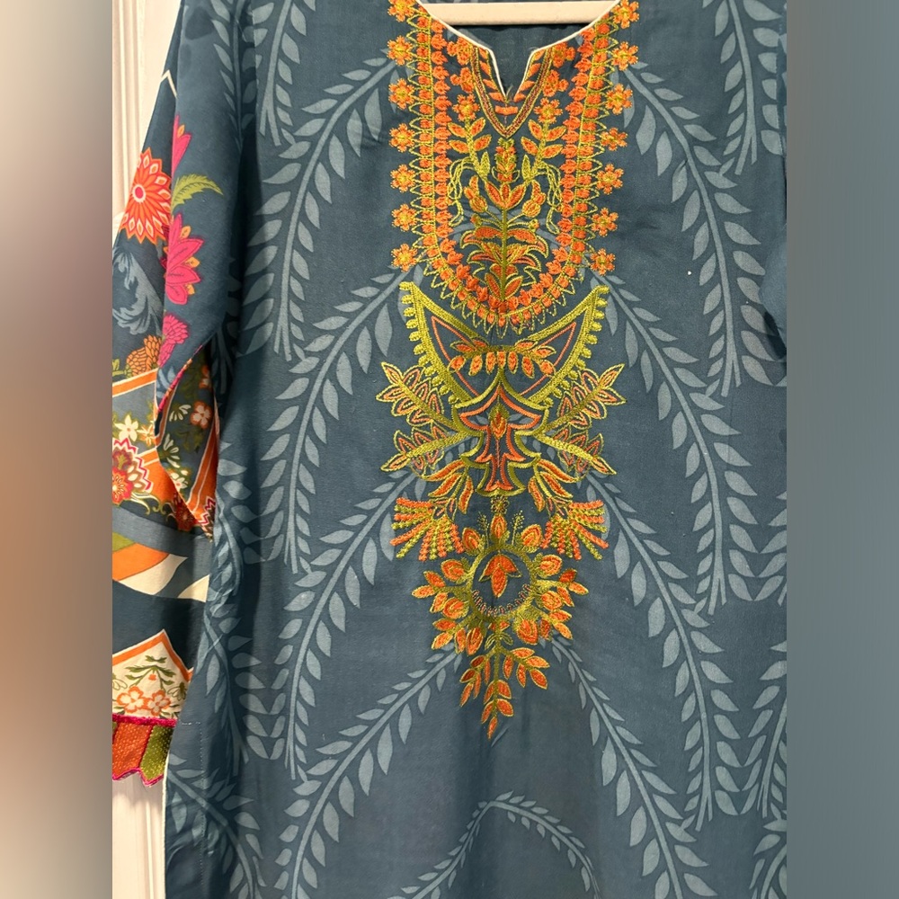 Pakistani 2 Piece Shalwar Kameez - image 2